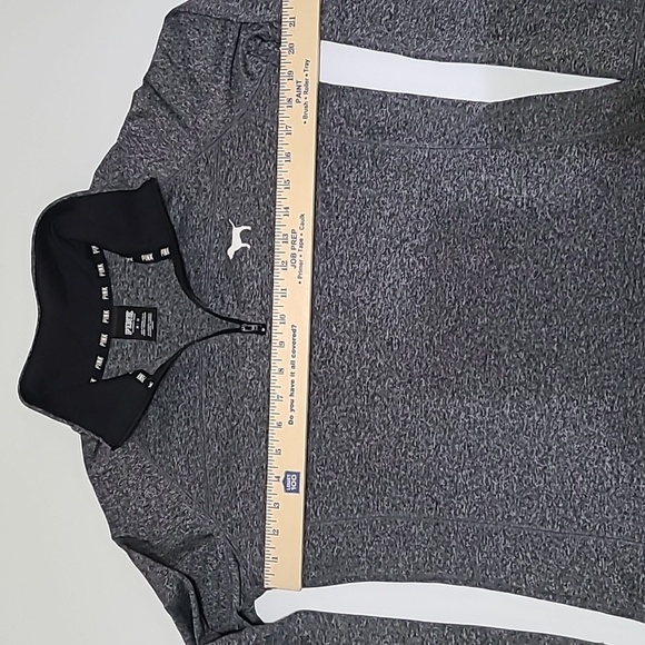 PINK VICTORIA'S SECRET Gray Quarter Zip Pull Over Active Wear Top - Size Medium - Picture 12 of 13
